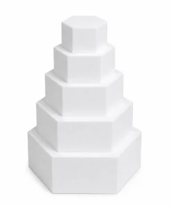 Machetă tort hexagon din polistiren – fundal alb