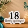 Topper tort personalizat 3D din lemn cu cifra 18 în relief