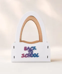 Coș cadou Back to School din lemn pictat alb, 25 cm