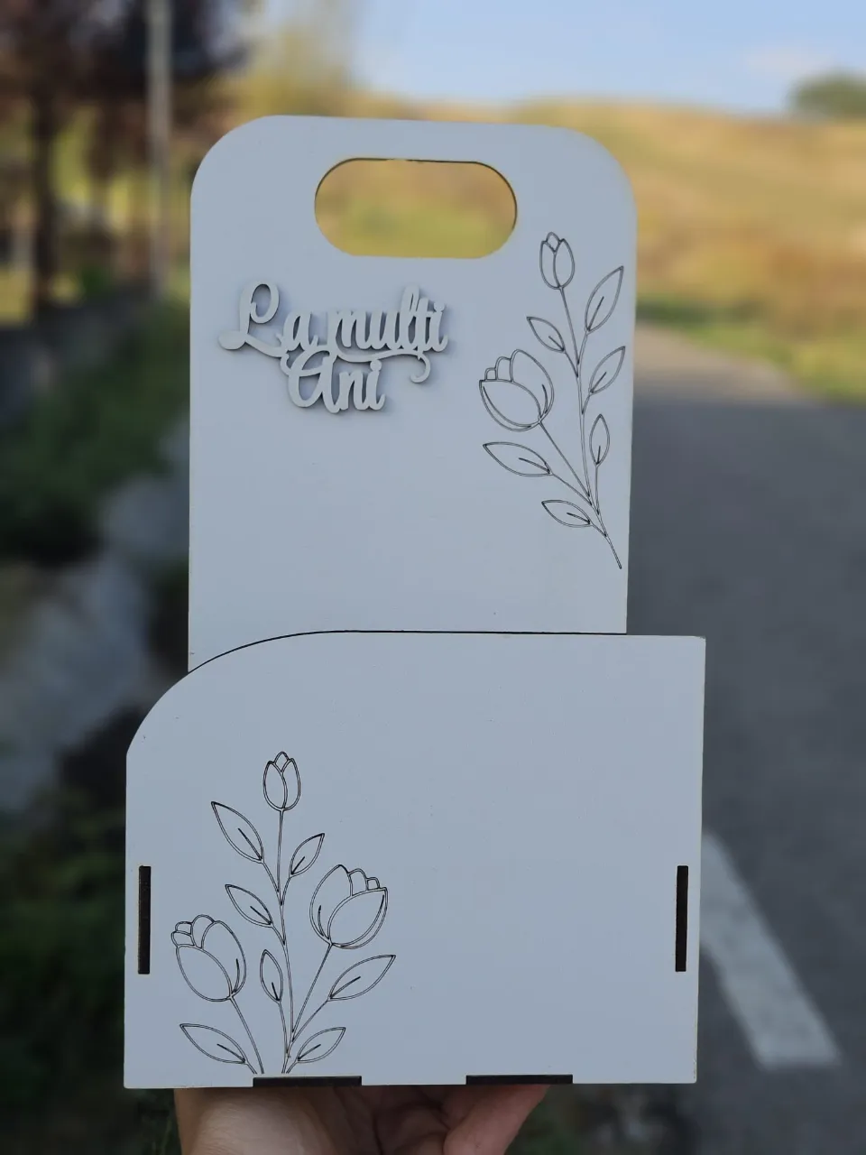 Coș cadou La mulți Ani din lemn, 20 cm